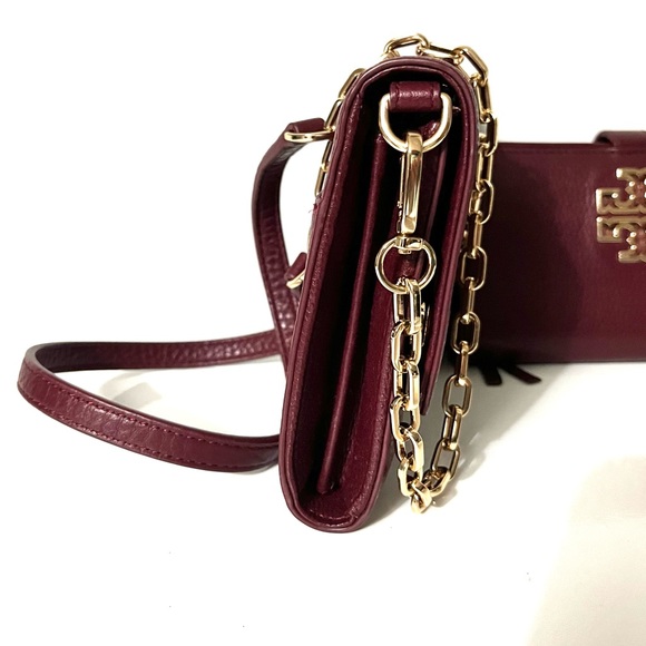 Tory Burch Authentic Goldtone Chain Slingbag & Wristlet/CP case Leather Burgundy - Picture 3 of 16